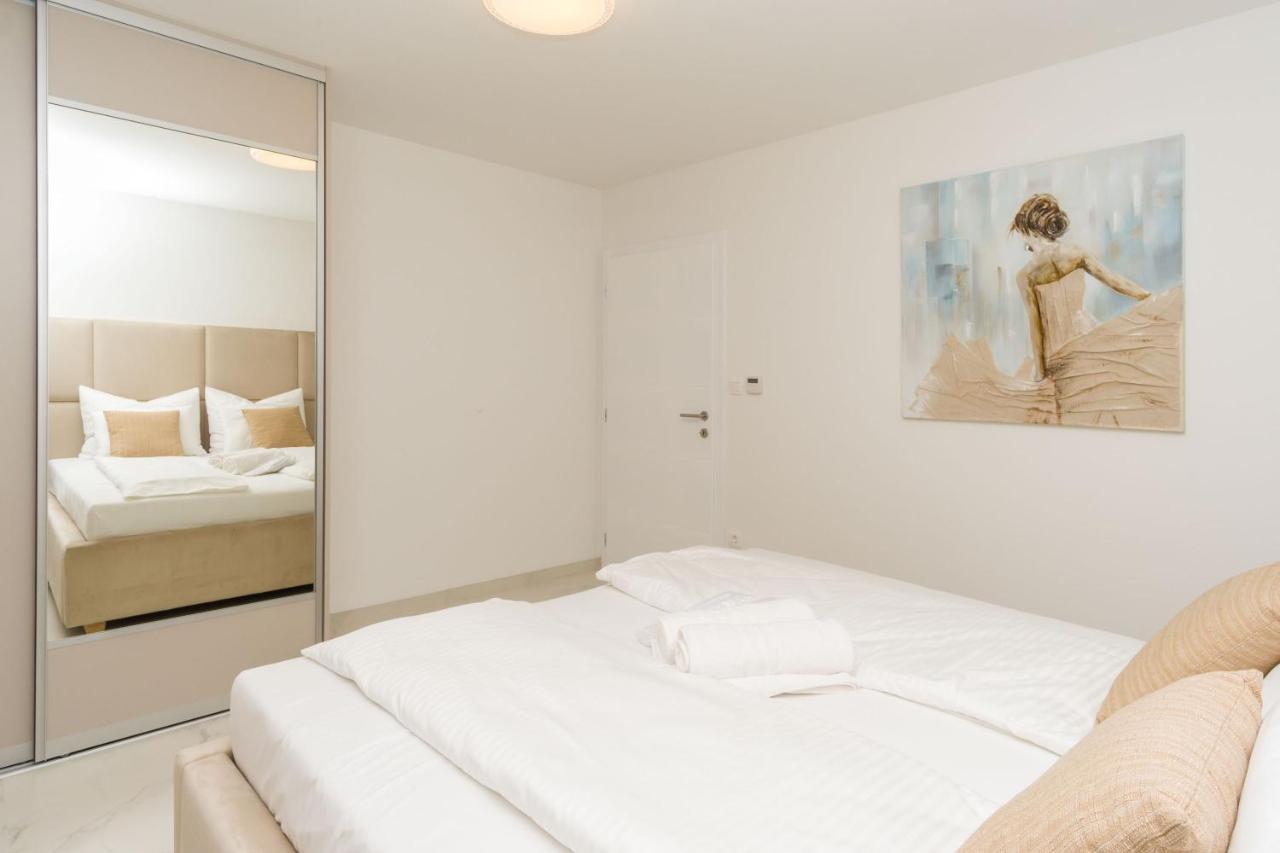 Apartmani Simi - The Sun Crikvenica Bagian luar foto